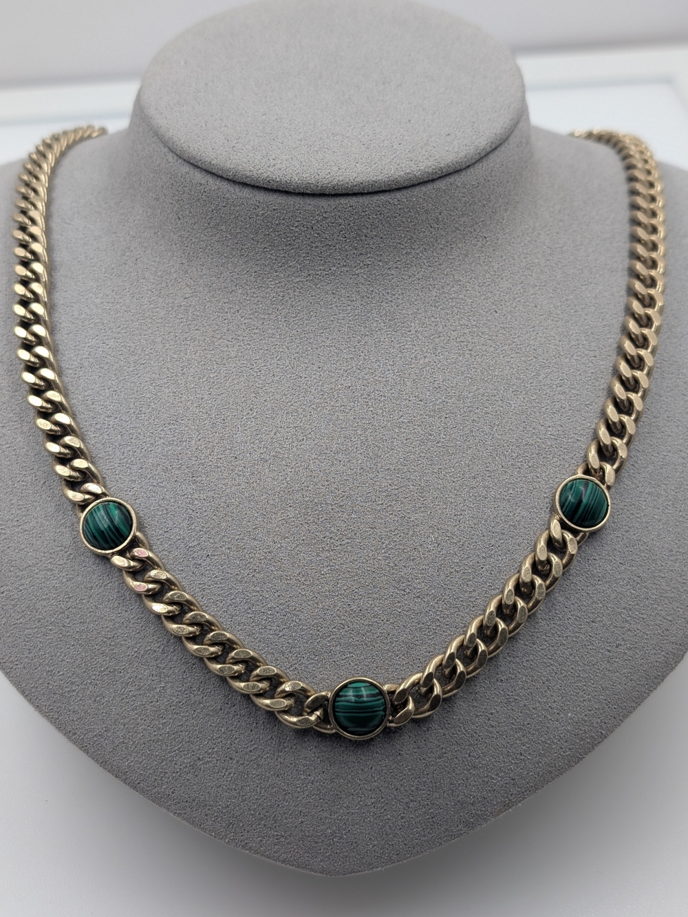 ​Banana Republic Chunky Gold Link  Green Stone Station Choker Necklace Bb22